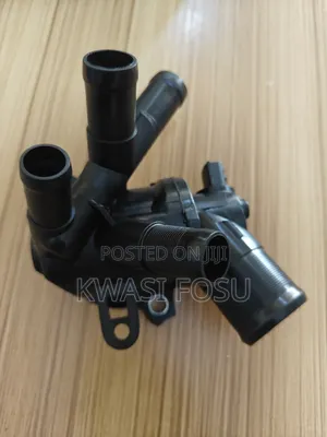 Nissan Engine Thermostate Housing
