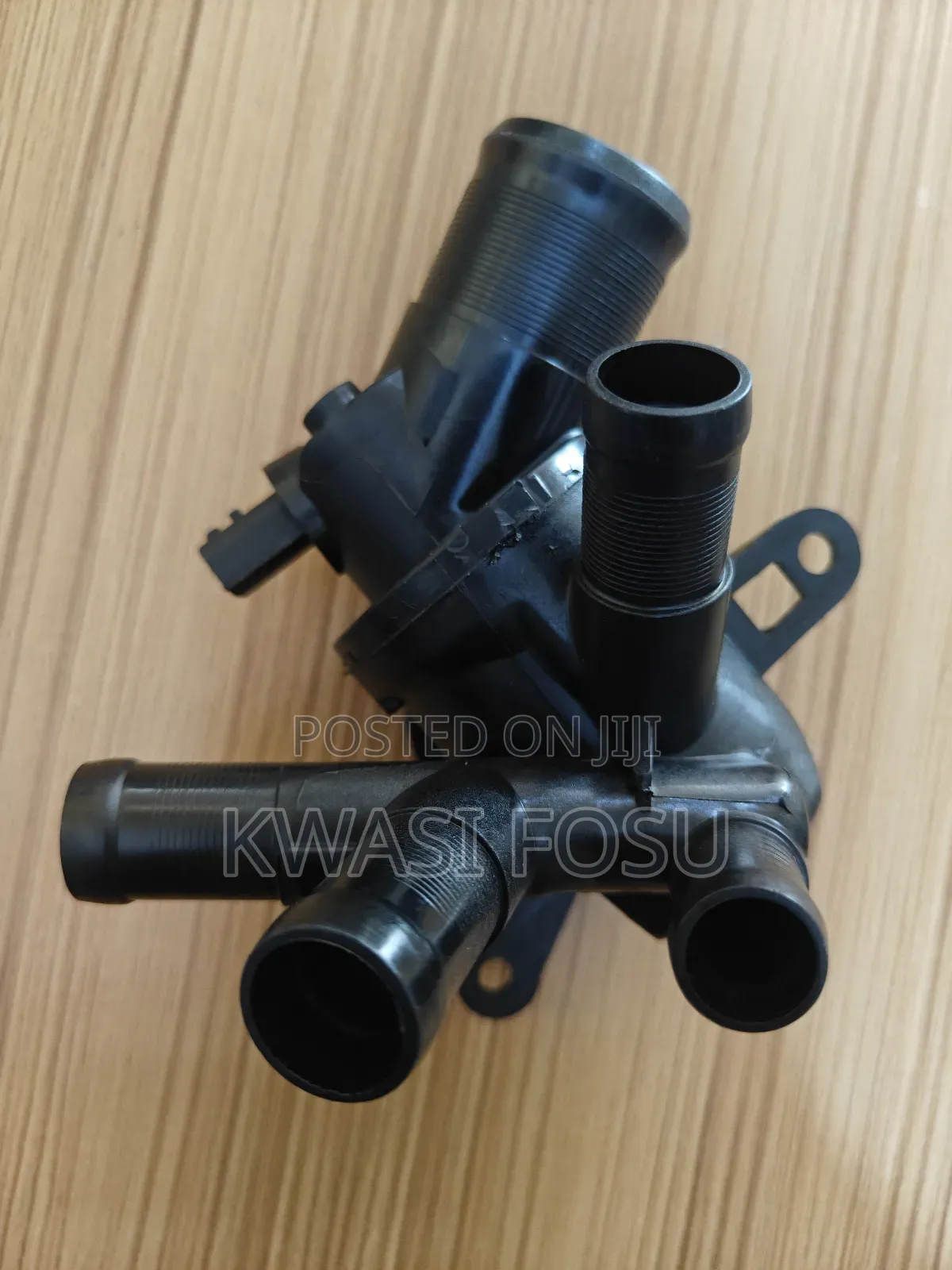 Nissan Engine Thermostate Housing