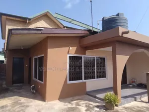 4bdrm House in Teshie for rent