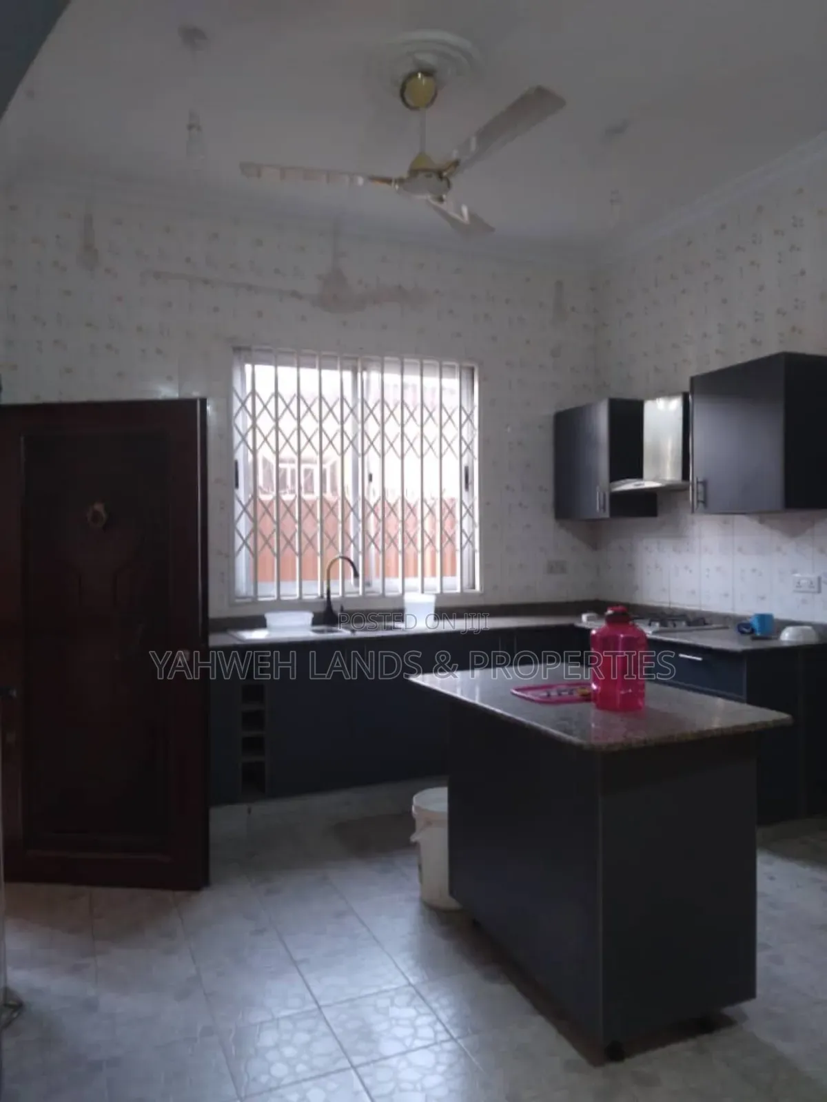 4bdrm House in Teshie for rent