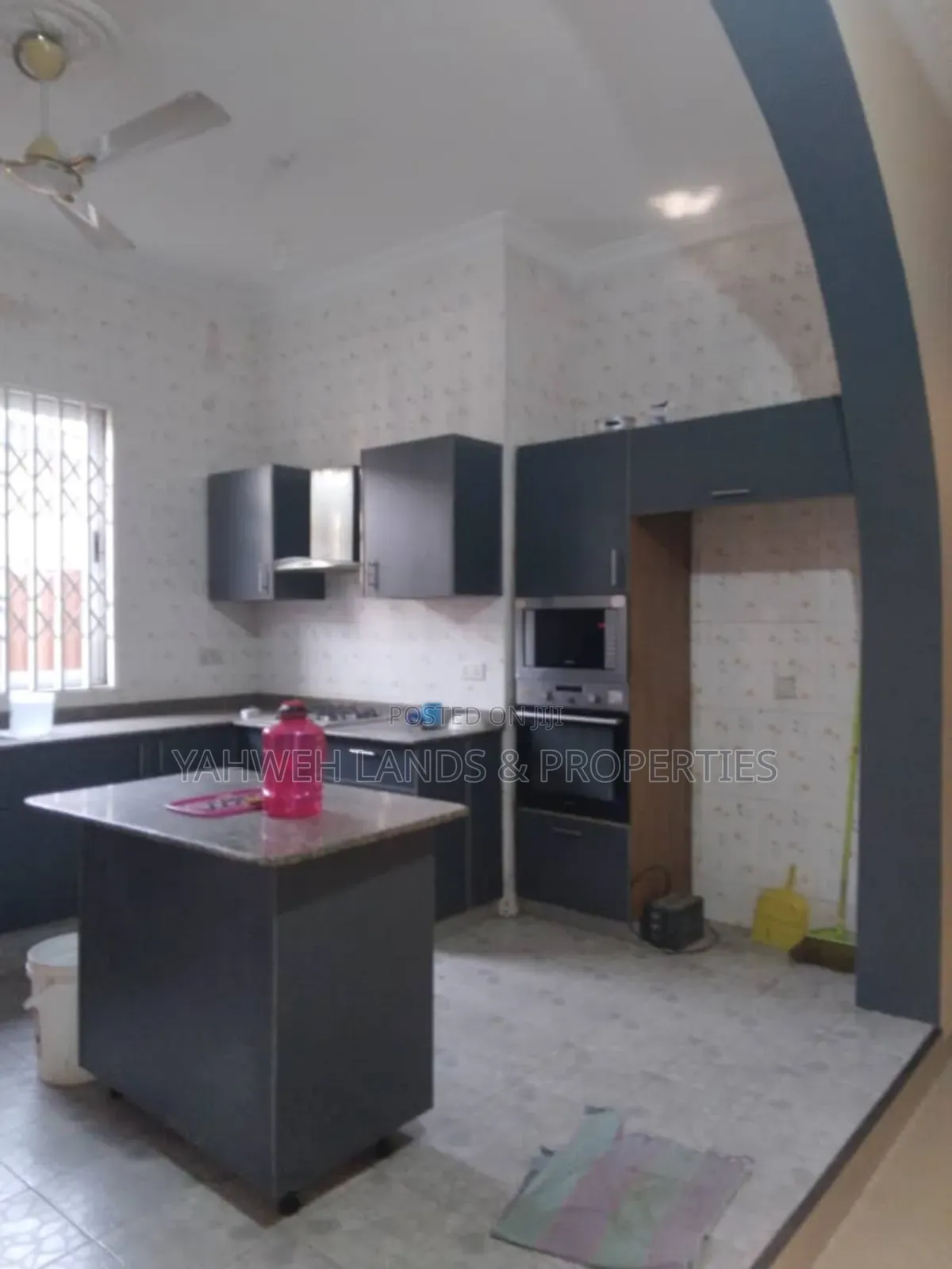4bdrm House in Teshie for rent