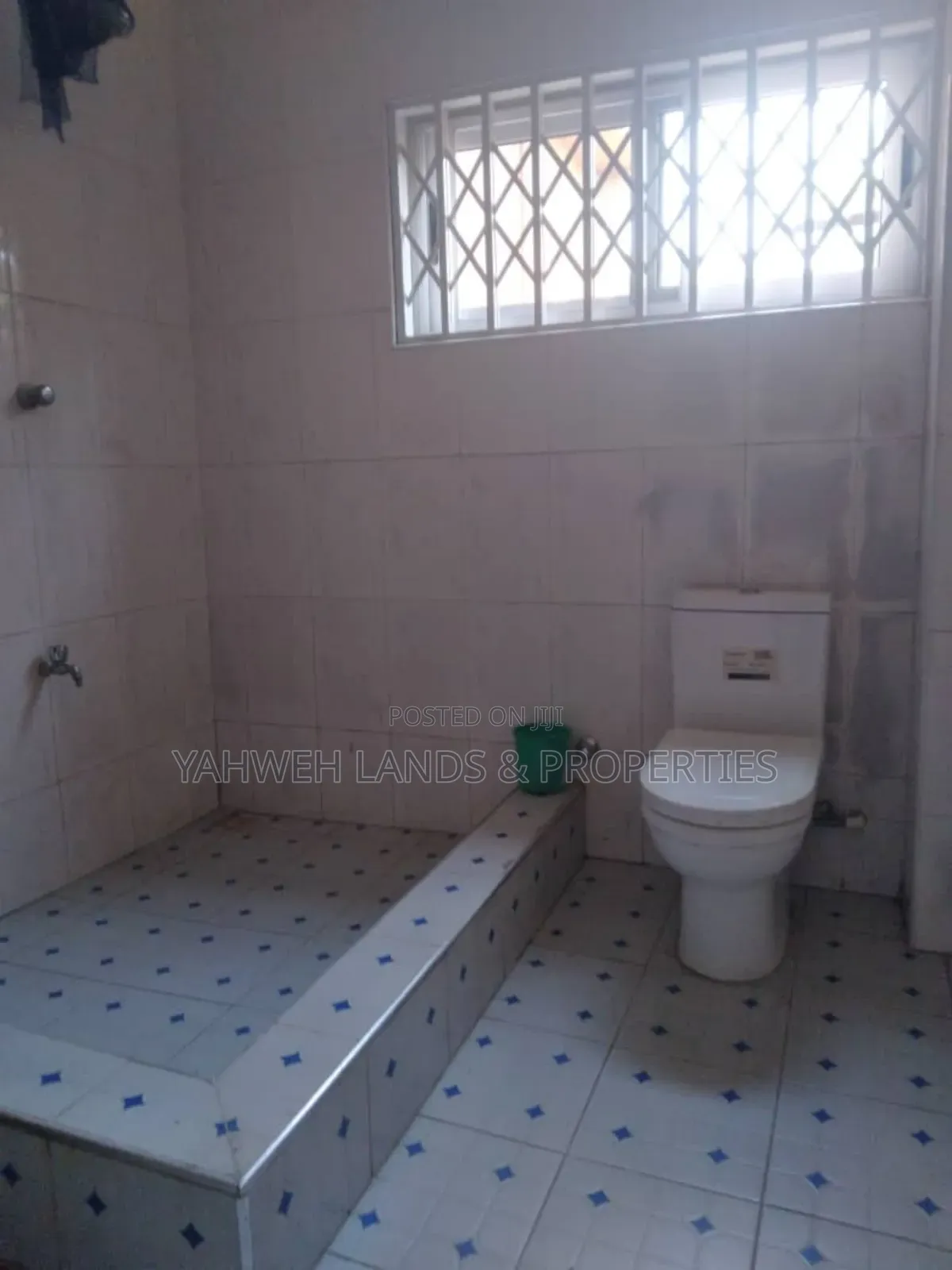 4bdrm House in Teshie for rent