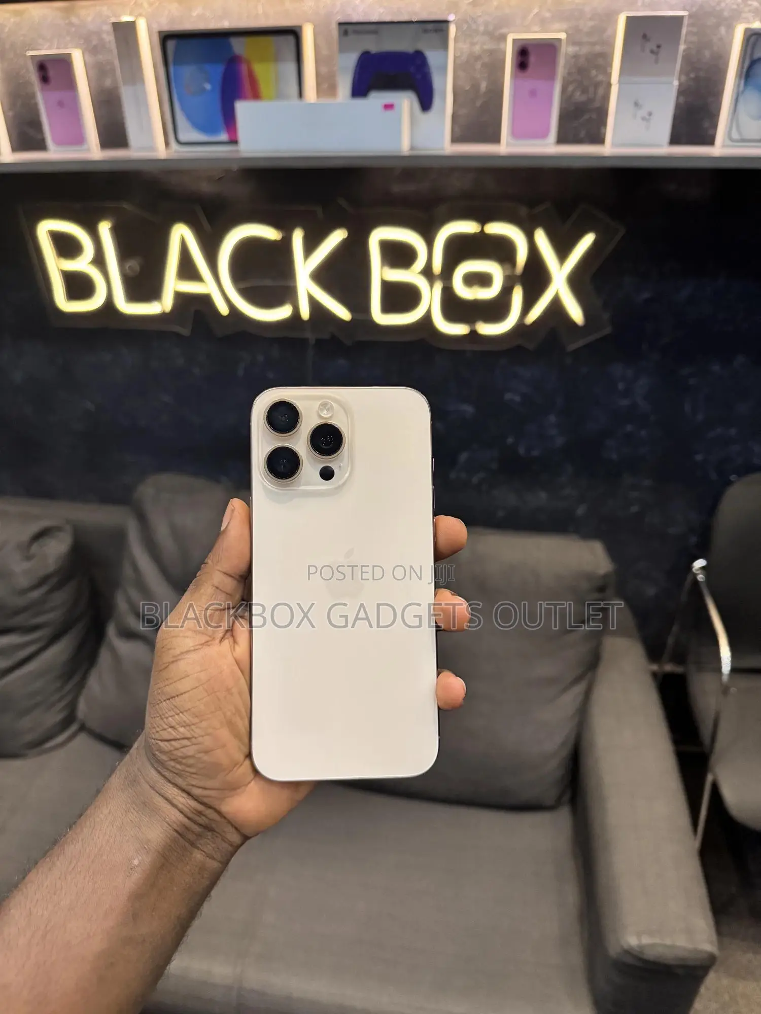 New Apple iPhone 16 Pro Max 512 GB Gold in Kumasi Metropolitan - Mobile ...