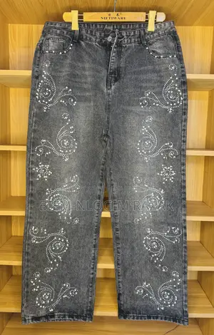 High Quality Size 38 Baggy Jeans Available in Stock