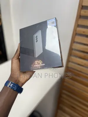 New Samsung Galaxy Z Fold6 256 GB Silver