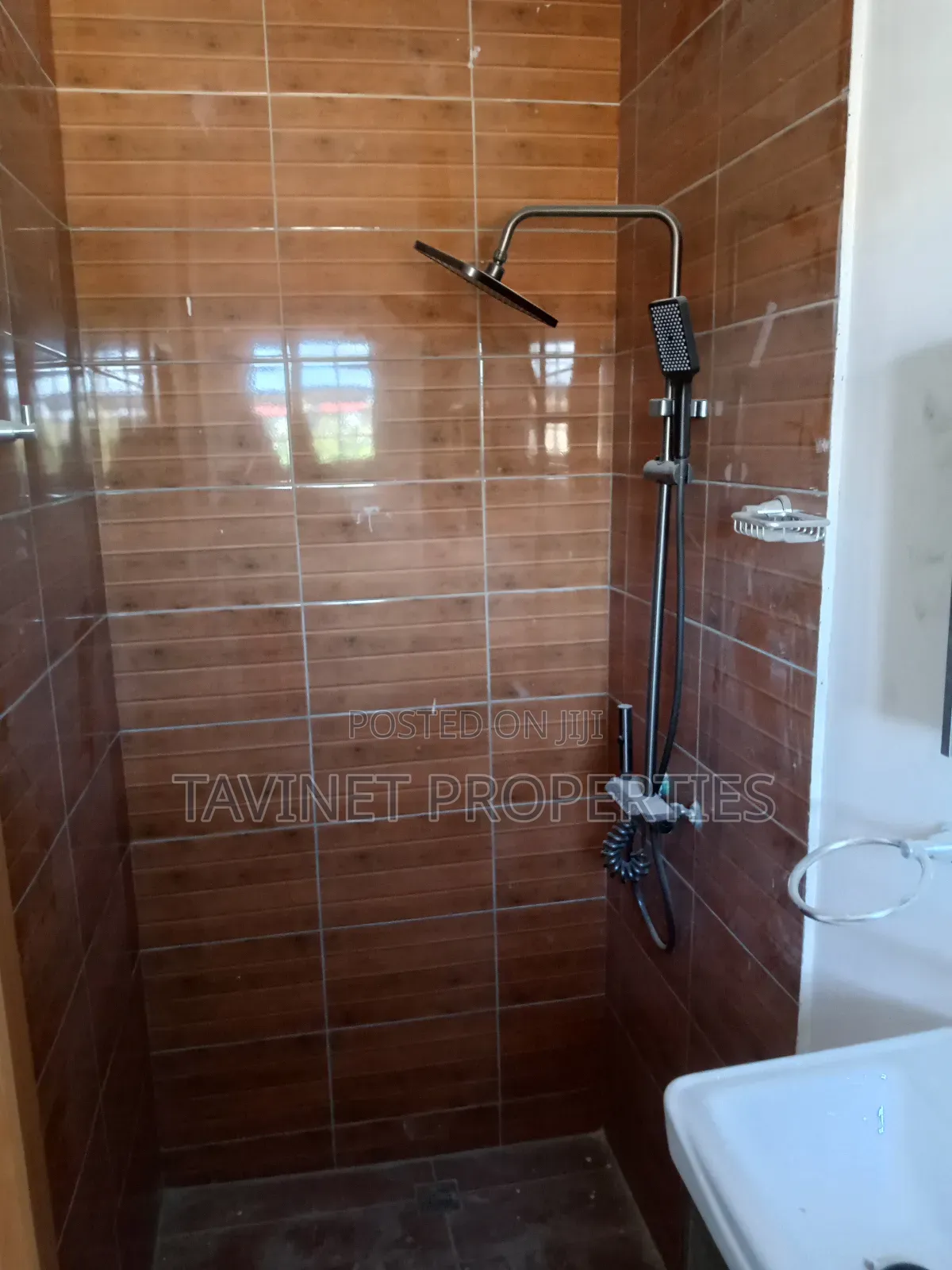 2bdrm Block of Flats in Ashaley Botwe for sale