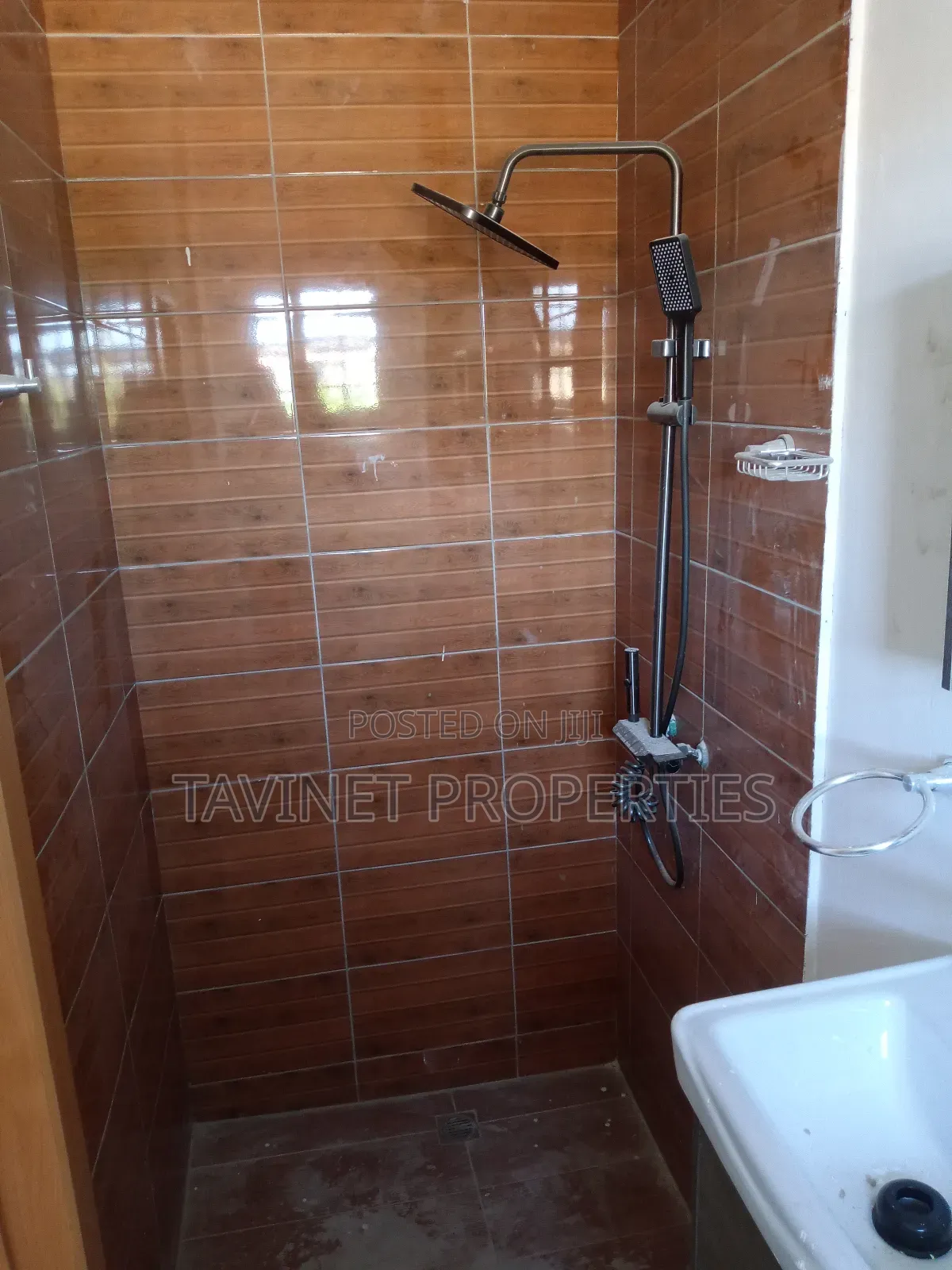 2bdrm Block of Flats in Ashaley Botwe for sale
