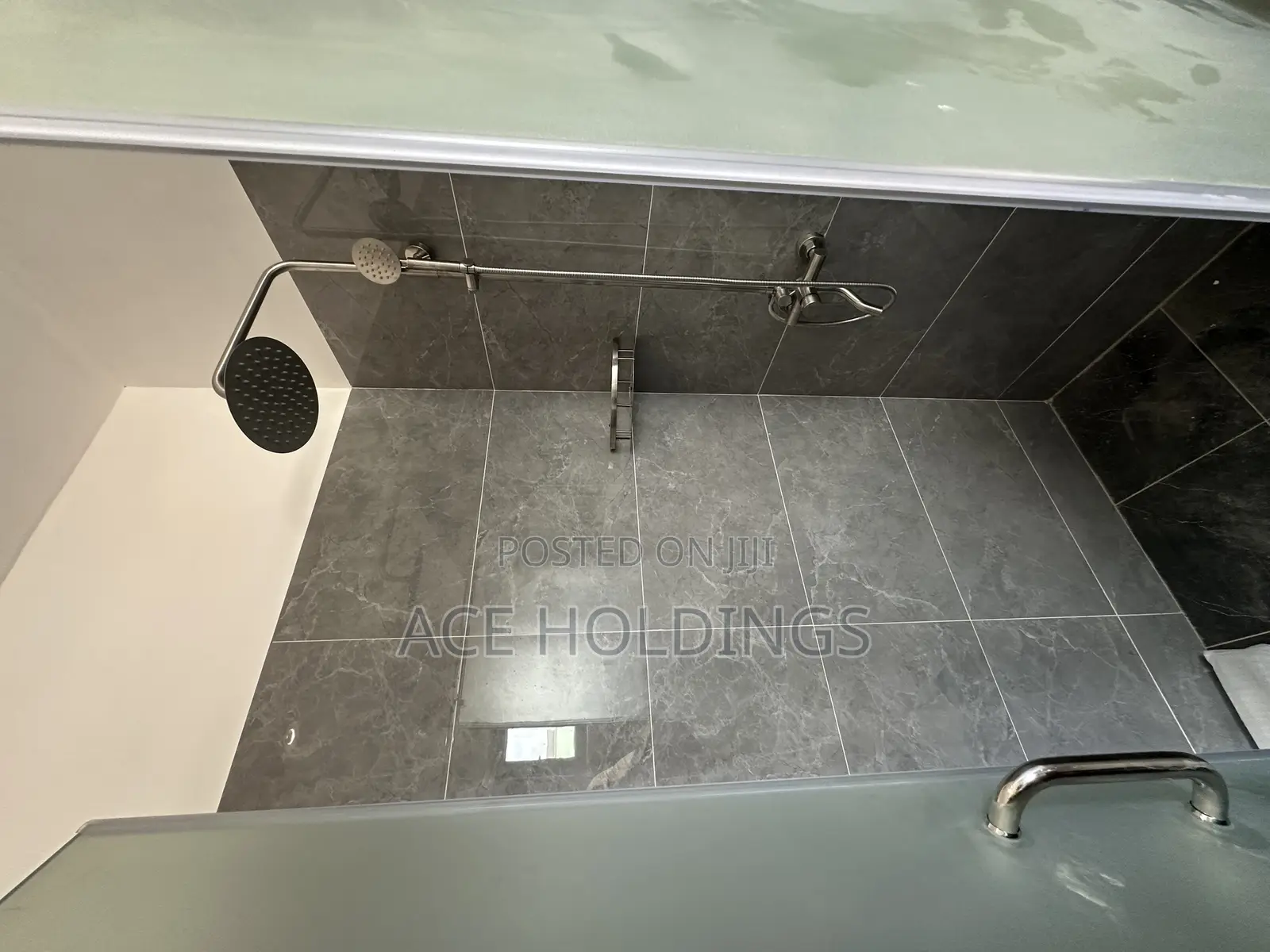 3bdrm House in School Junction, Ashaley Botwe for sale