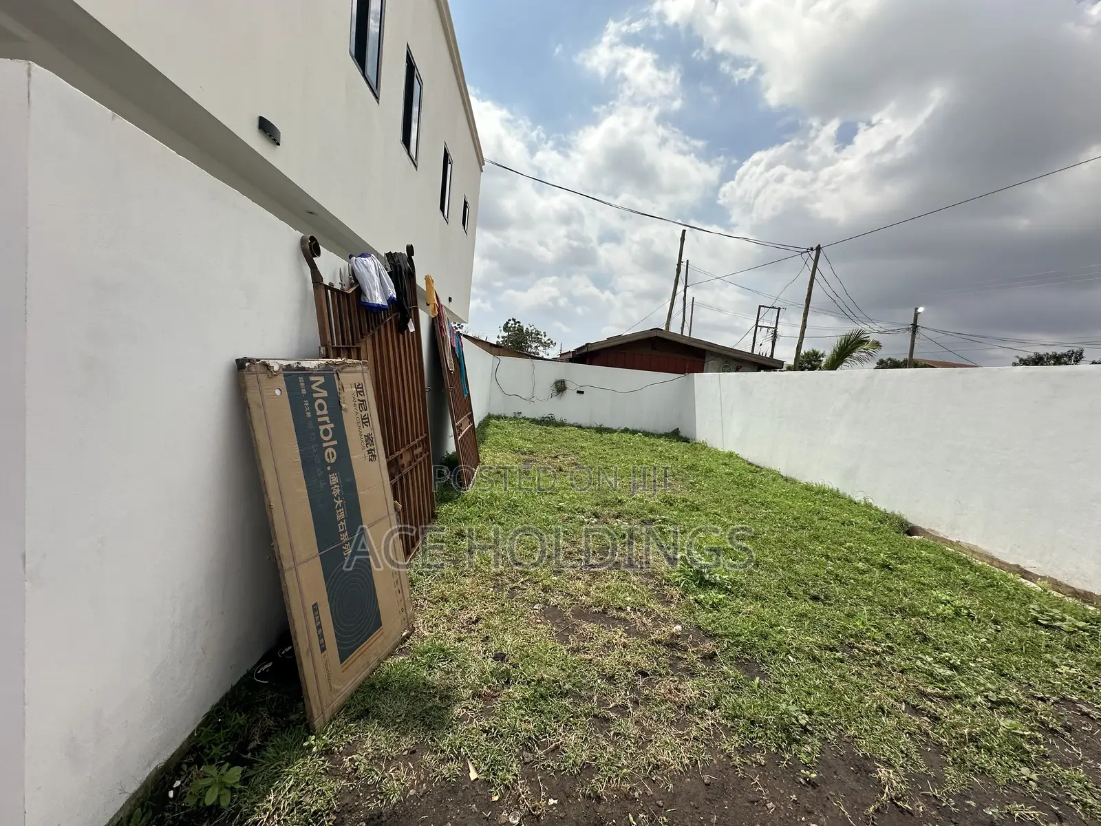 3bdrm House in School Junction, Ashaley Botwe for sale