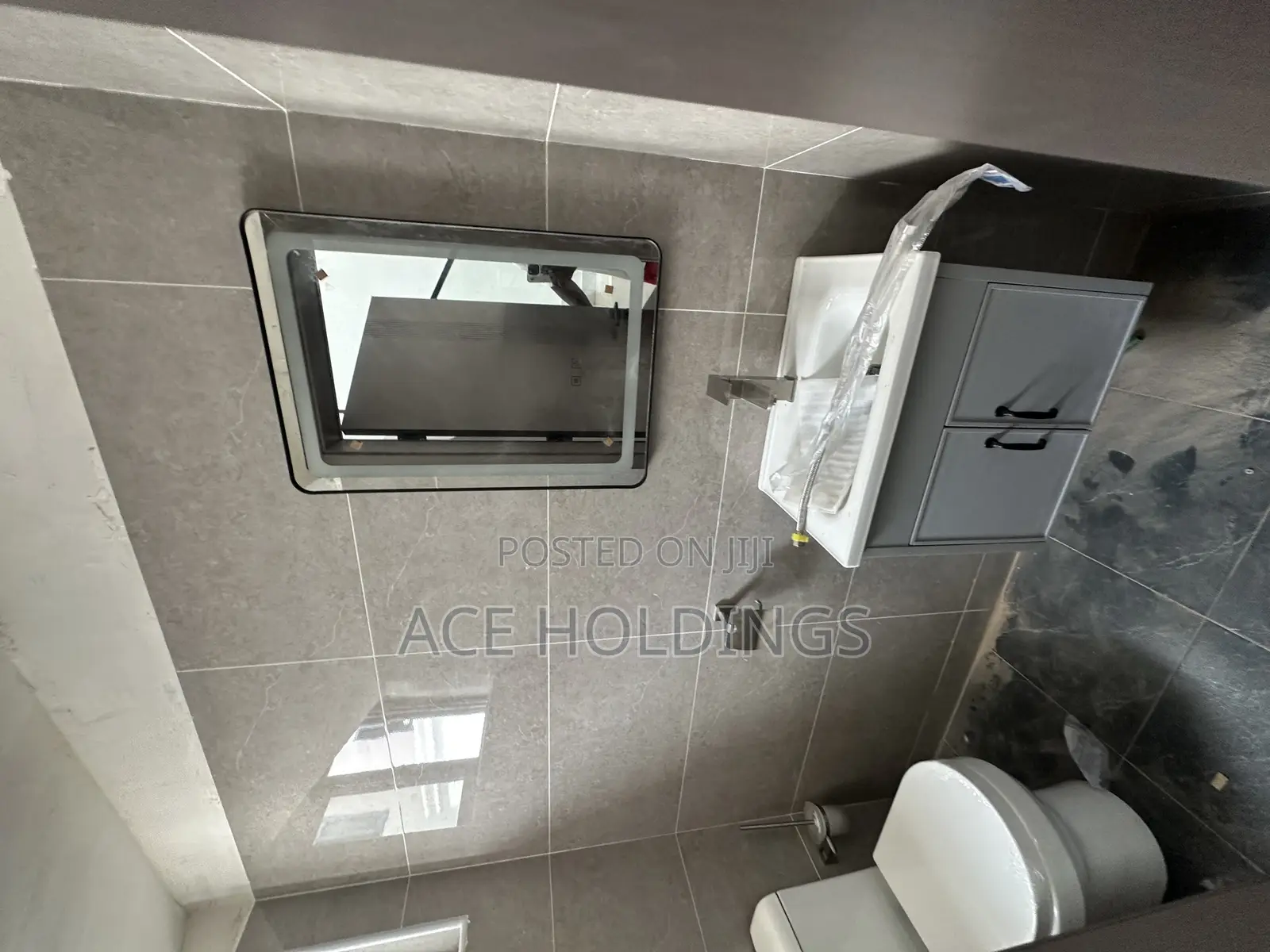 3bdrm House in School Junction, Ashaley Botwe for sale