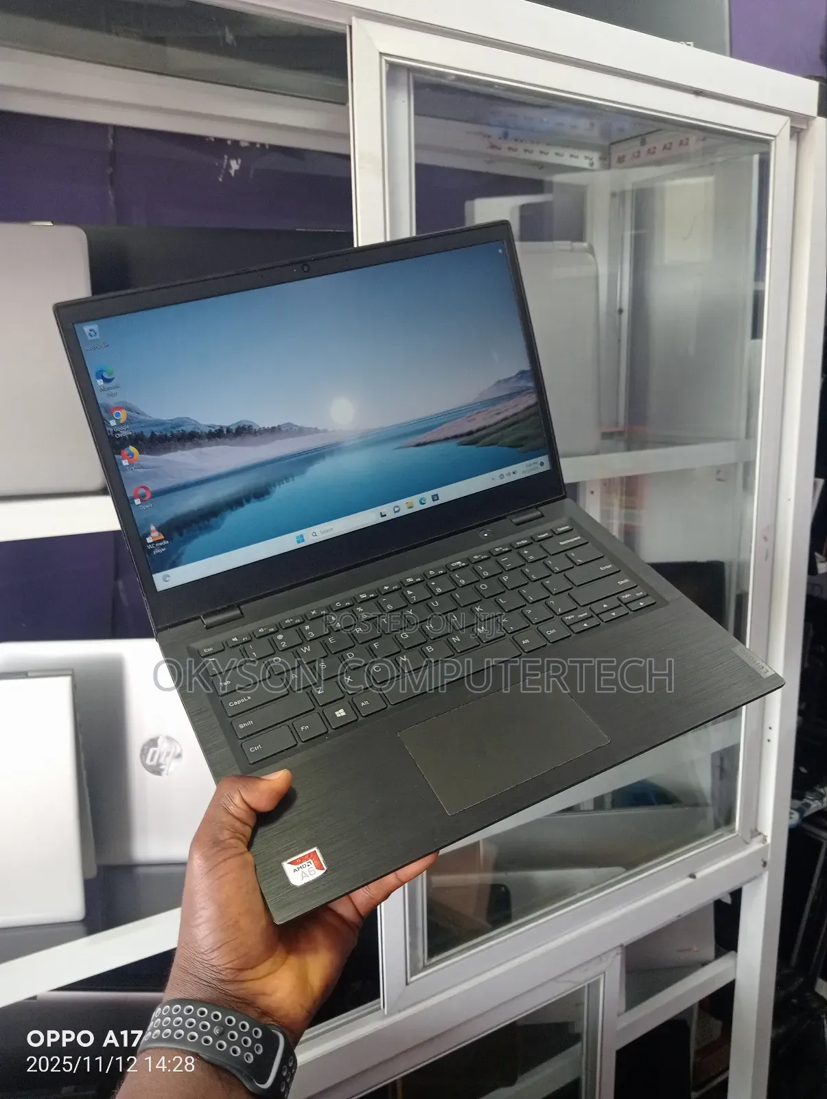 Laptop Lenovo 4GB AMD A6 SSD 256GB