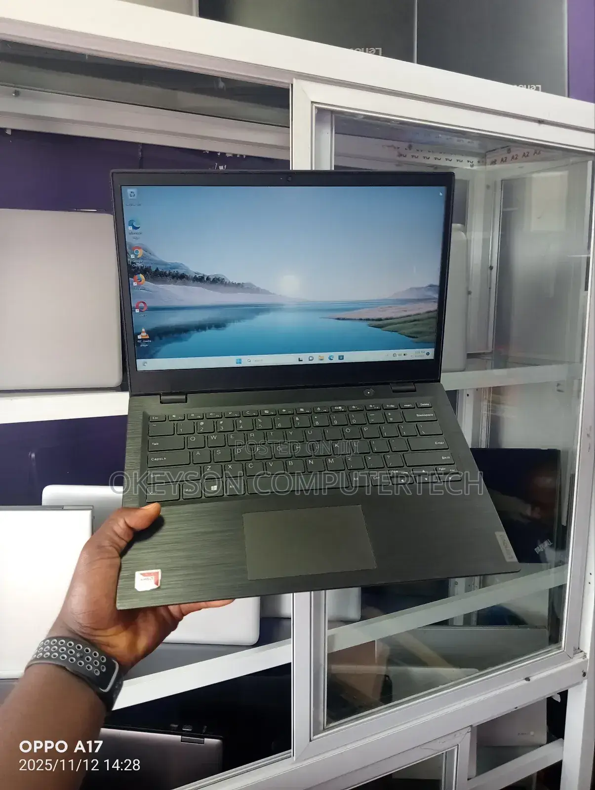 Laptop Lenovo 4GB AMD A6 SSD 256GB