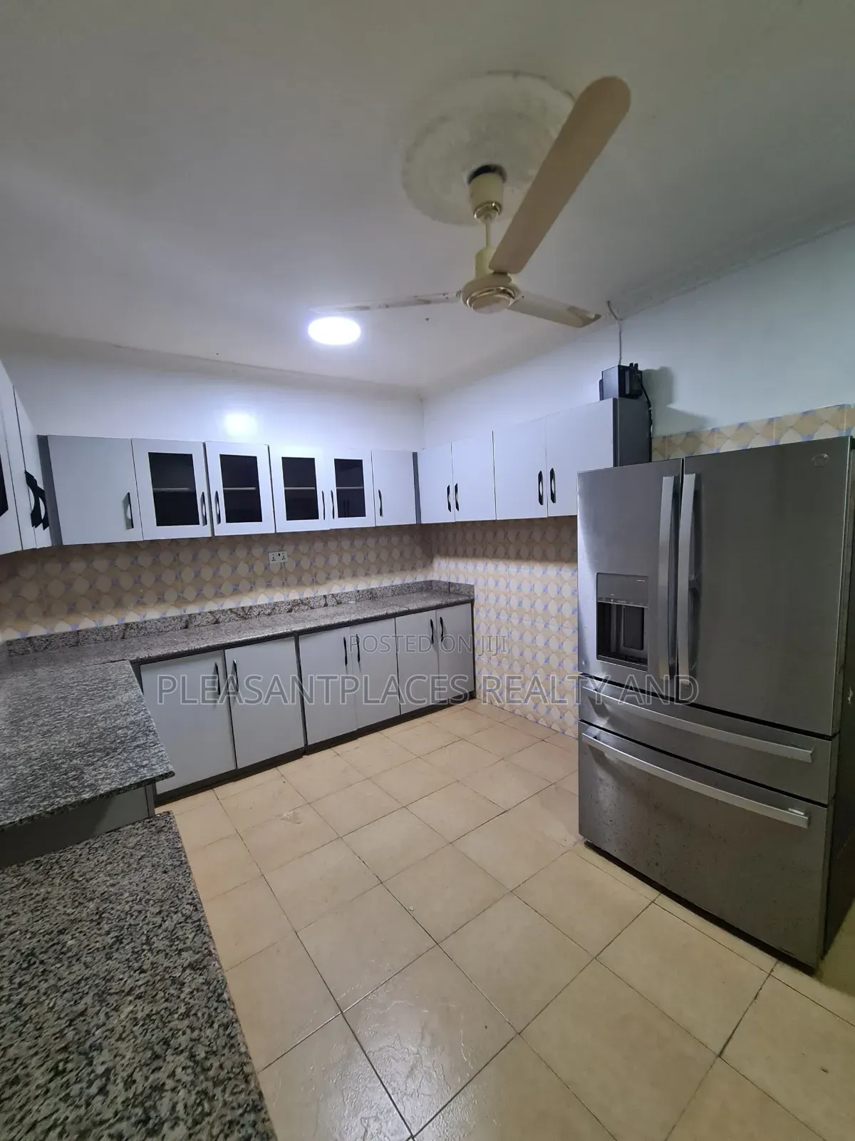 3bdrm Apartment in Pleasantplaces, Ashaley Botwe for rent
