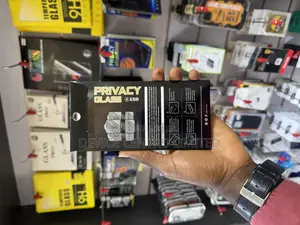 Apple iPhone 15 Pro Max Protector