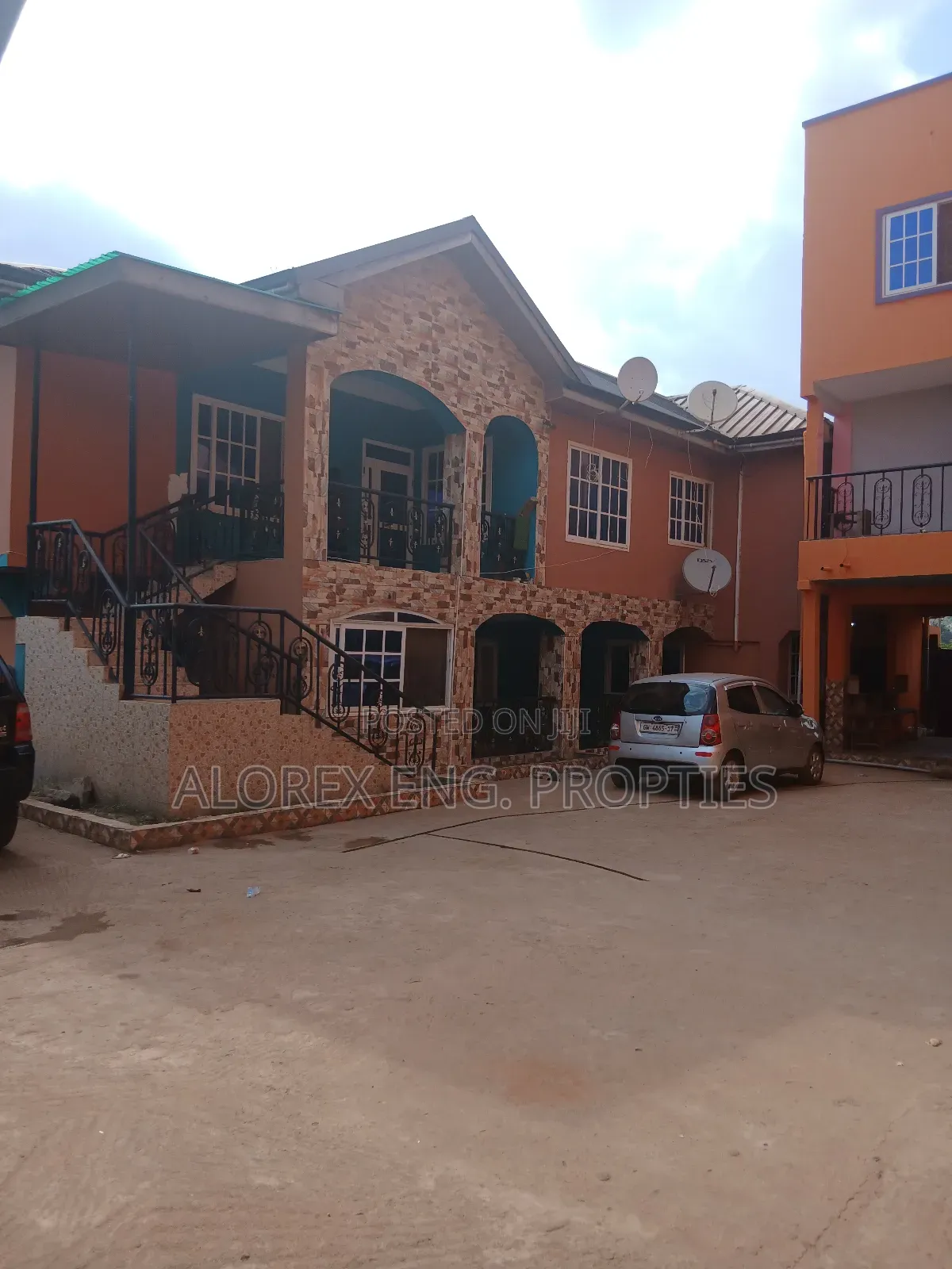 Mini Flat in Single Self, Oyarifa for rent