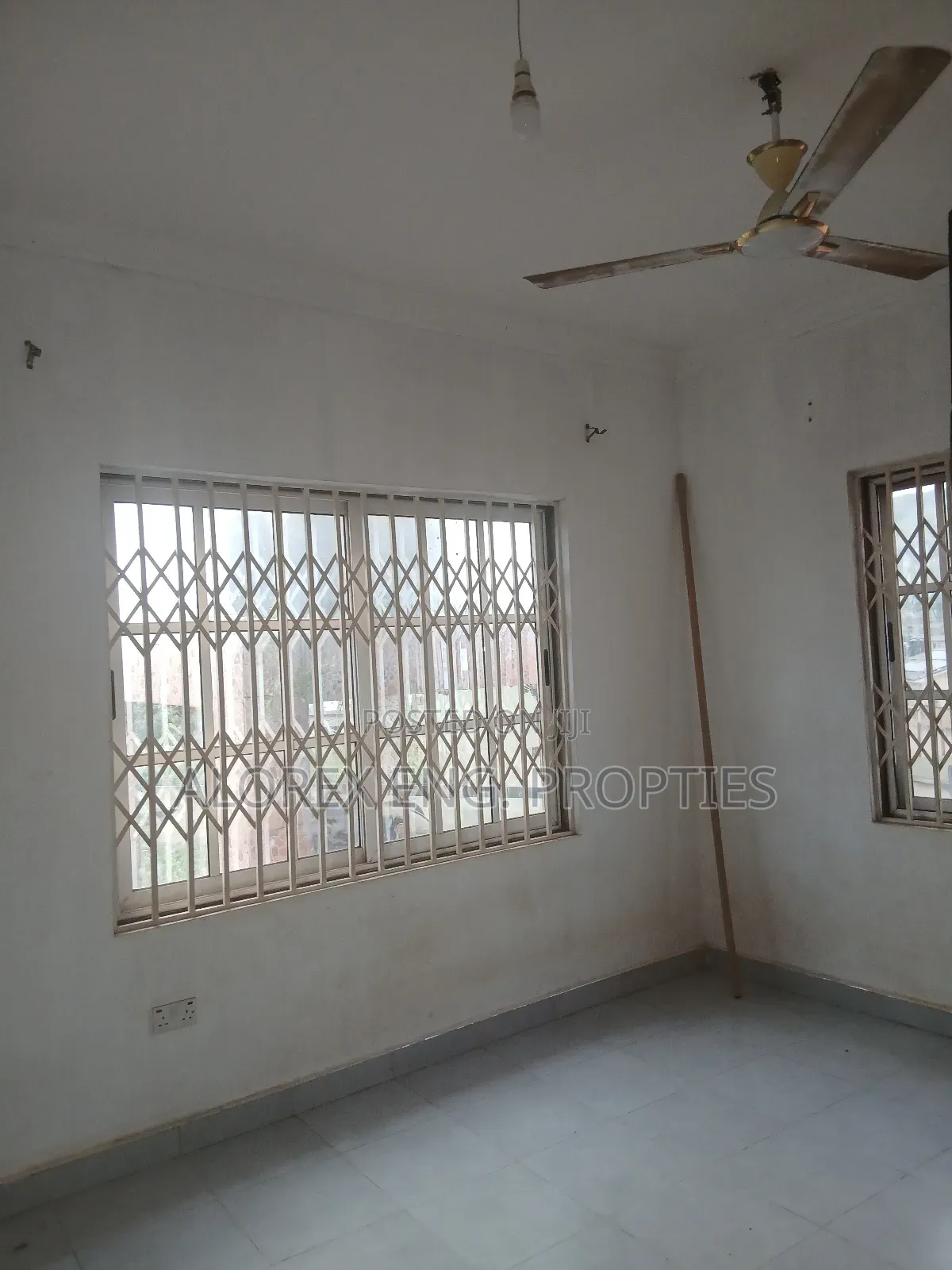 Mini Flat in Single Self, Oyarifa for rent