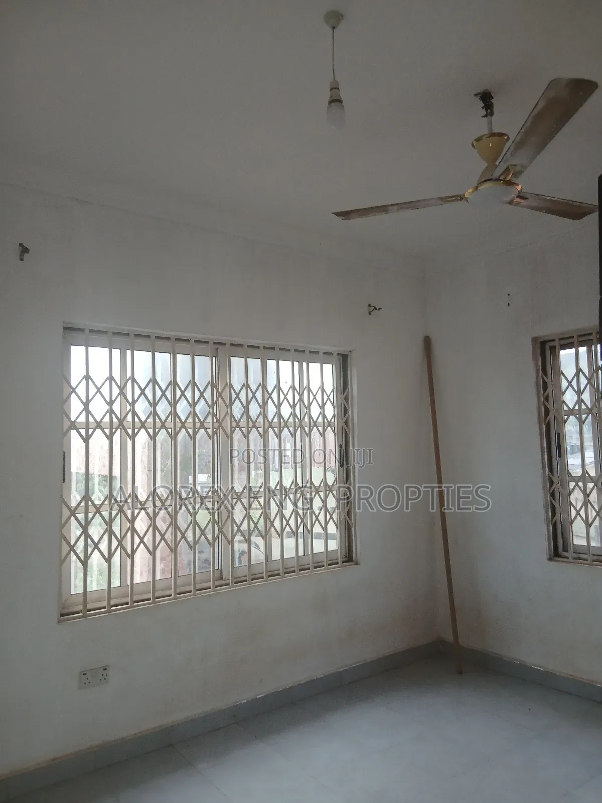 Mini Flat in Single Self, Oyarifa for rent
