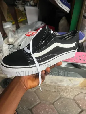 Shoe (Vans Old Skool)