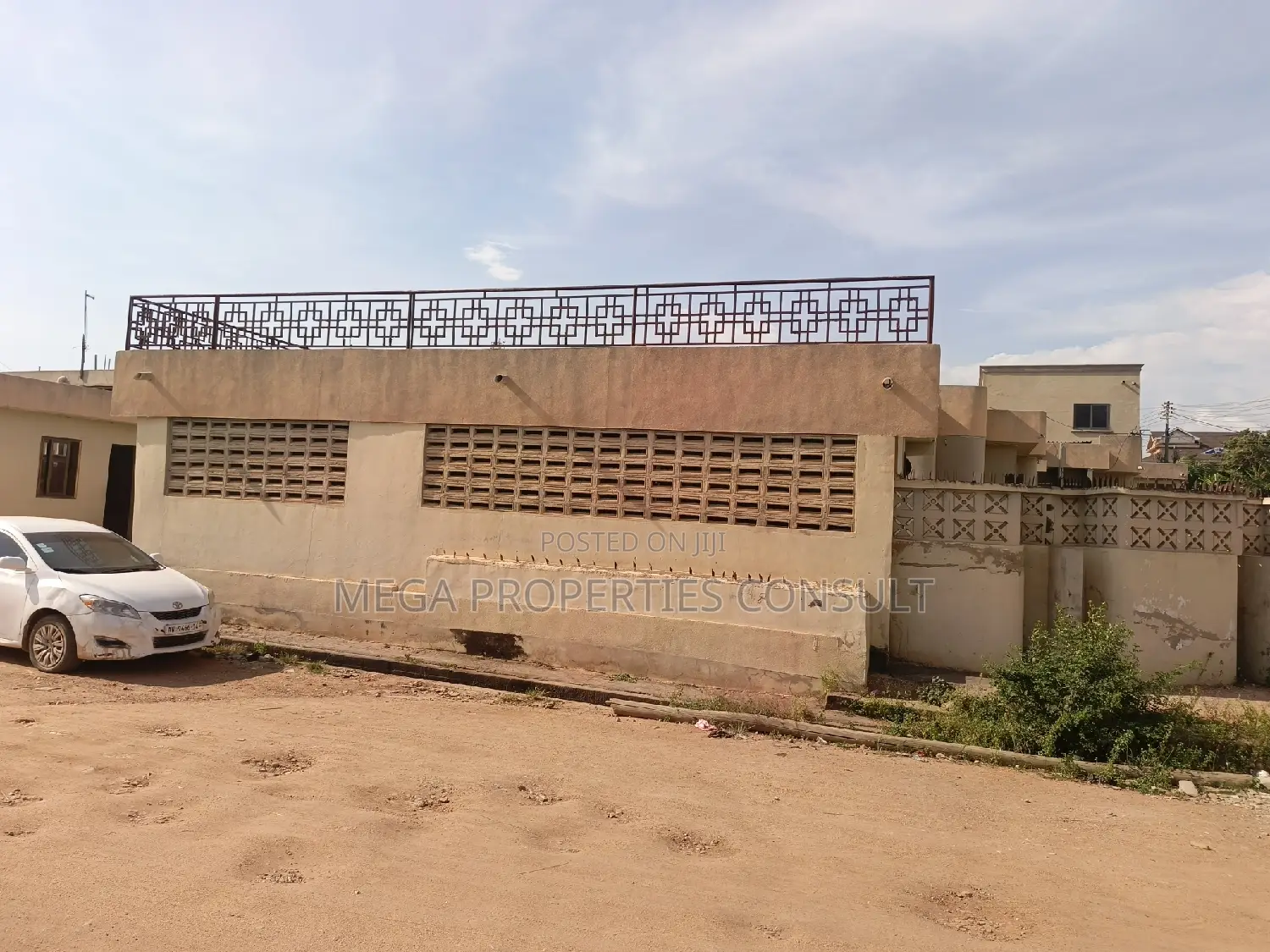 12bdrm House in Achimota for sale
