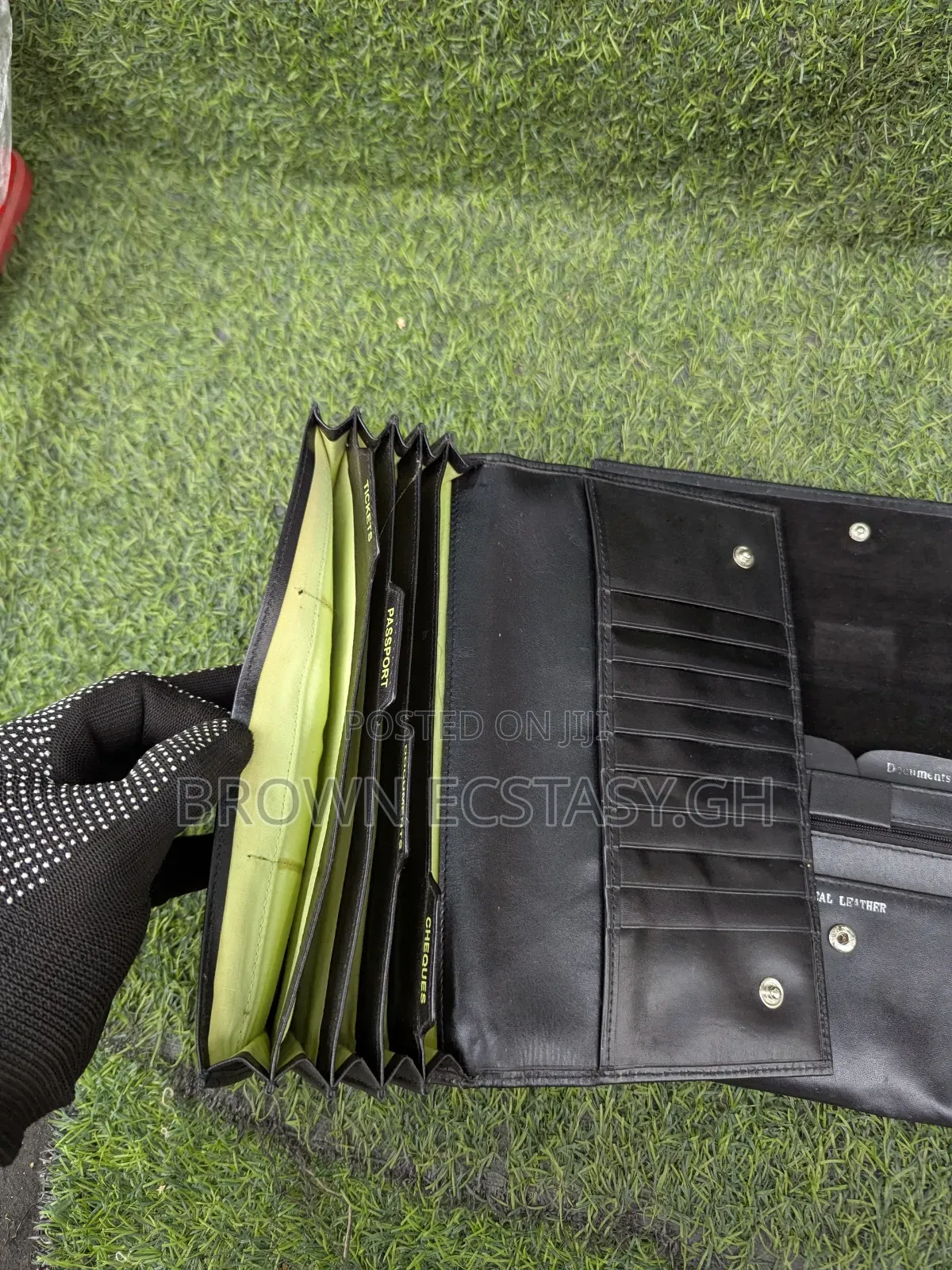 Radley Travel Wallet (Foose)