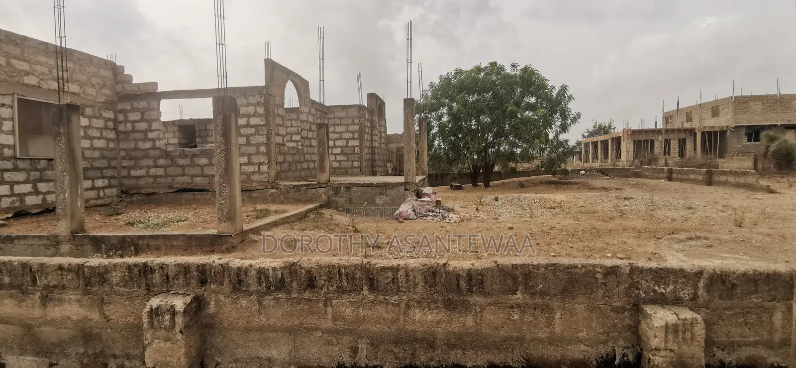 4bdrm Bungalow in Nurses Quarters, Ngleshie Amanfro for sale
