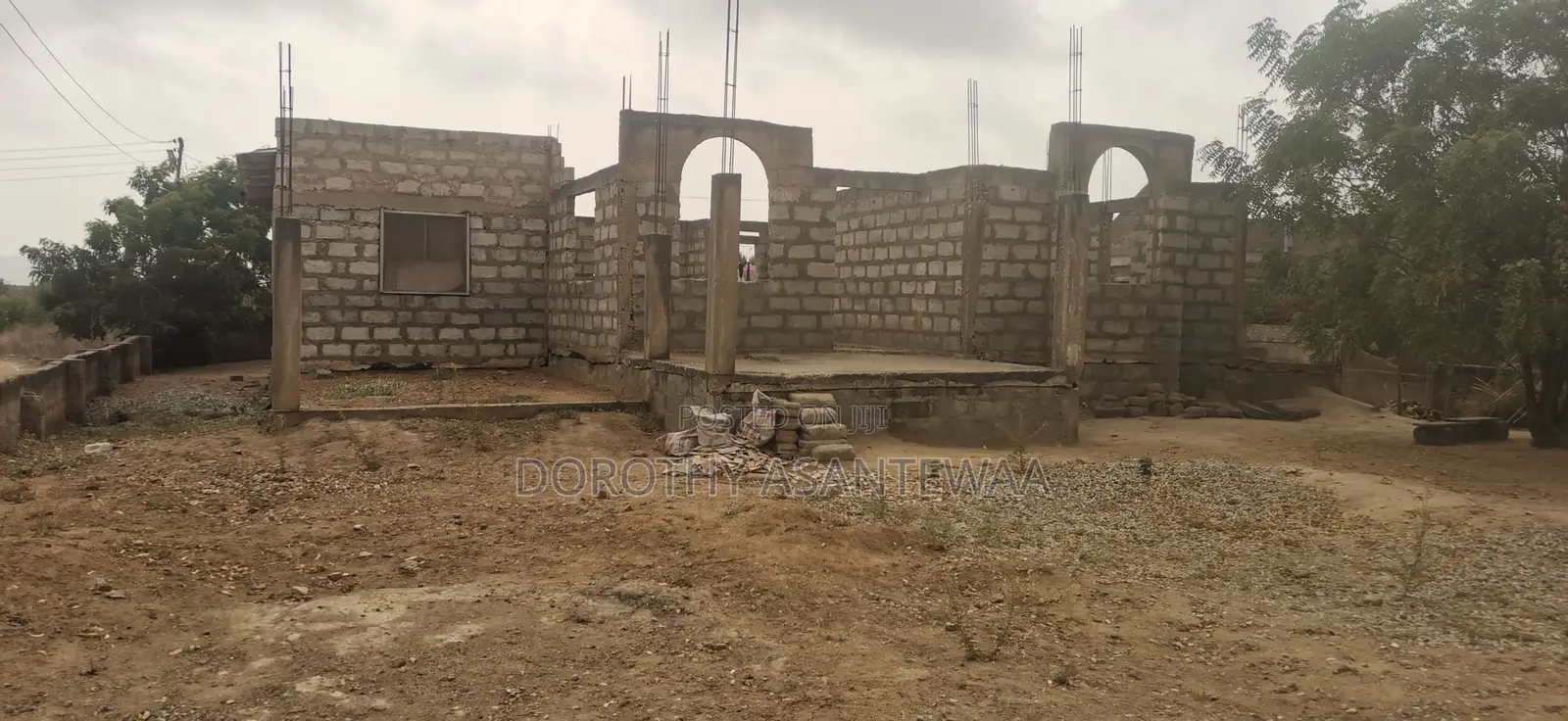4bdrm Bungalow in Nurses Quarters, Ngleshie Amanfro for sale