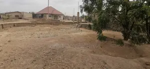 4bdrm Bungalow in Nurses Quarters, Ngleshie Amanfro for sale