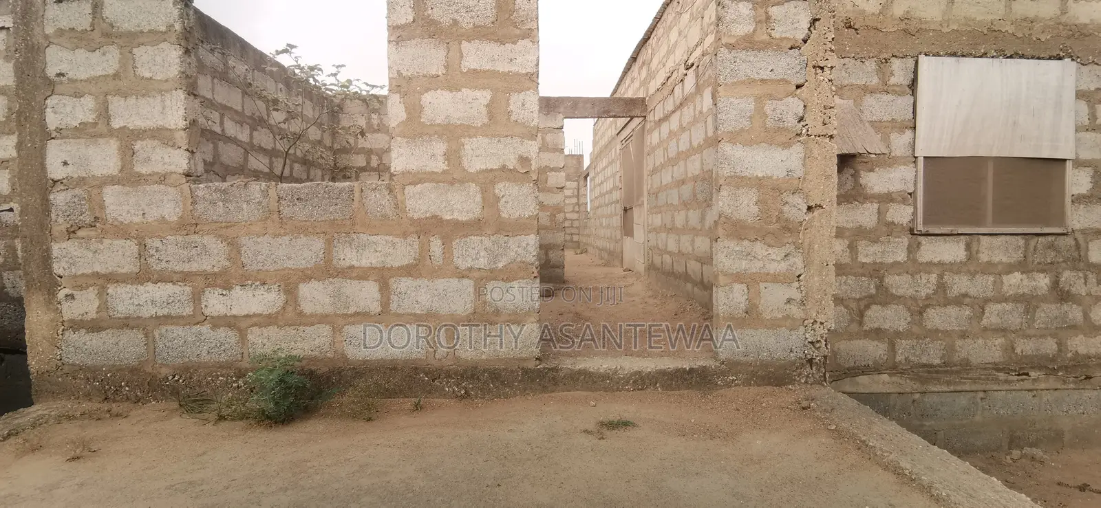 4bdrm Bungalow in Nurses Quarters, Ngleshie Amanfro for sale