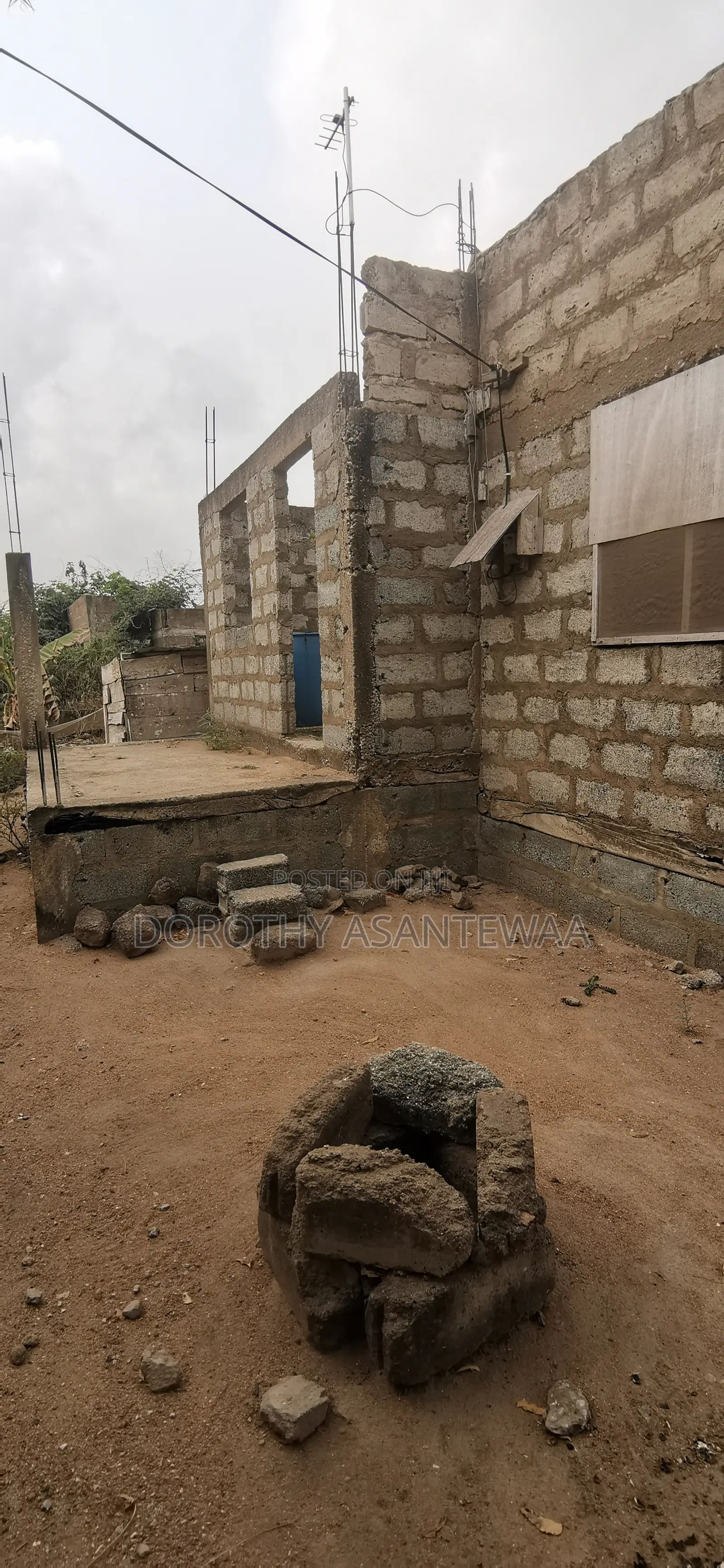 4bdrm Bungalow in Nurses Quarters, Ngleshie Amanfro for sale