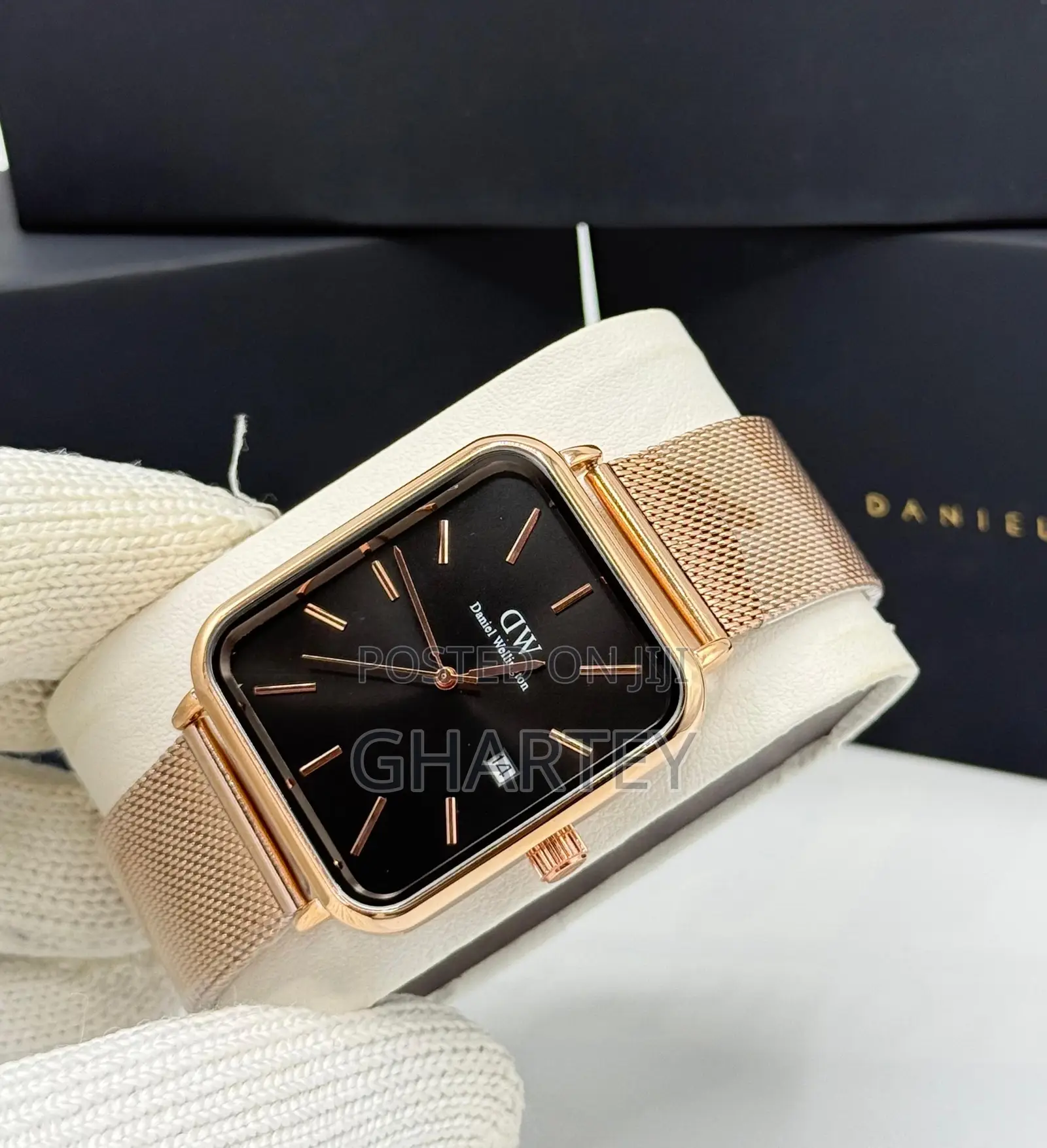 Mesh Bracelet Strap Analog Unisex Daniel Wellington Watch