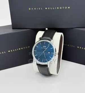 Daniel Wellington Round Dial Unisex Leather Watch