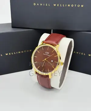 Daniel Wellington Classic Analog Watch