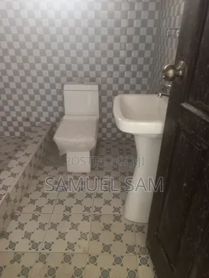 6bdrm House in Tema Golf City for rent