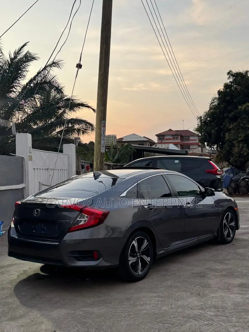 Honda Civic Touring 4dr Sedan (1.5L 4cyl) 2017 Gray