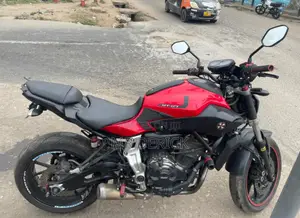 Yamaha 2017 Red