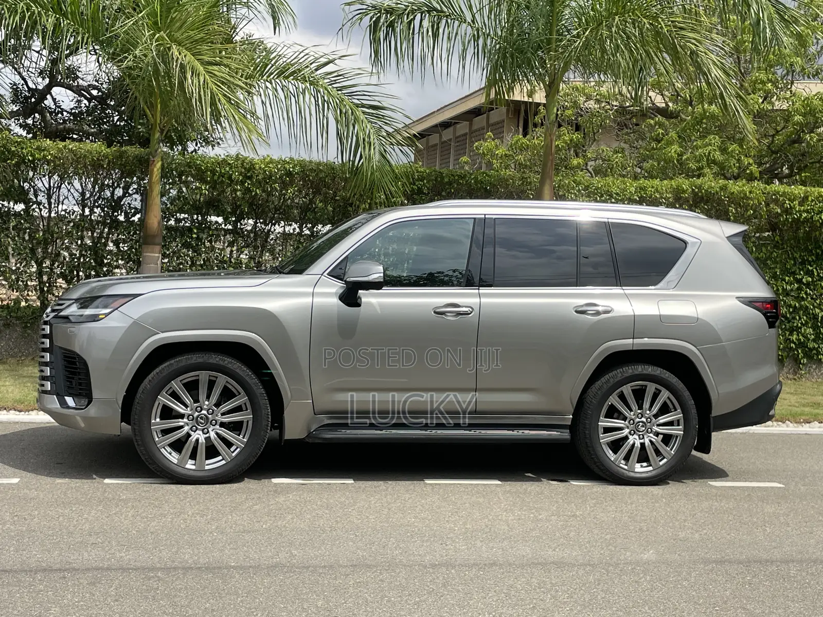 Lexus LX 600 2023 Gray