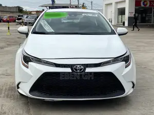 Toyota Corolla LE 2022 White