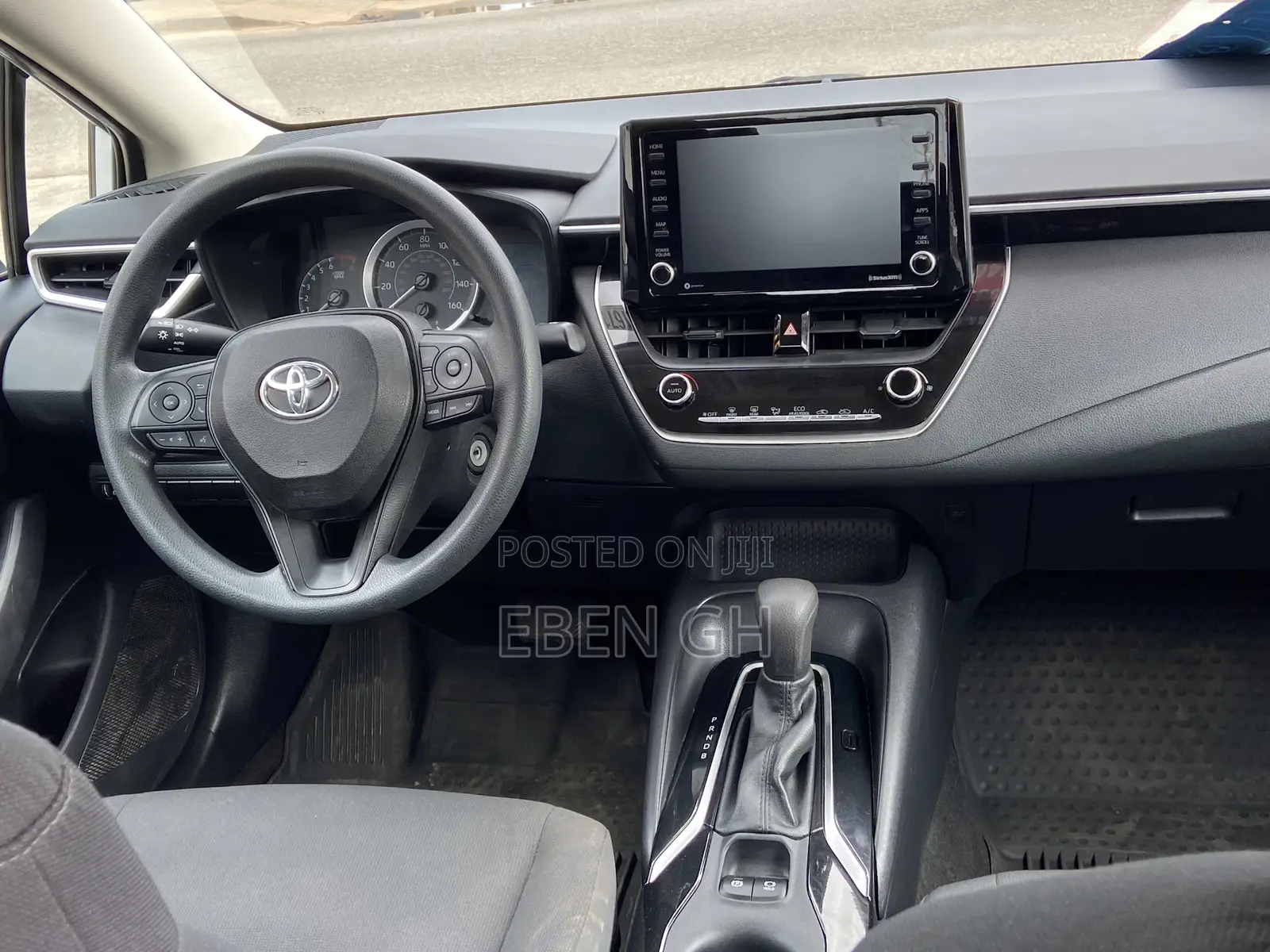 Toyota Corolla LE 2022 White