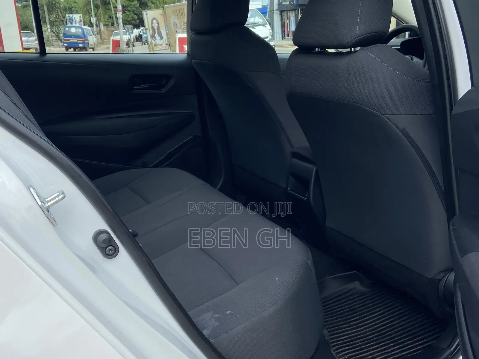 Toyota Corolla LE 2022 White