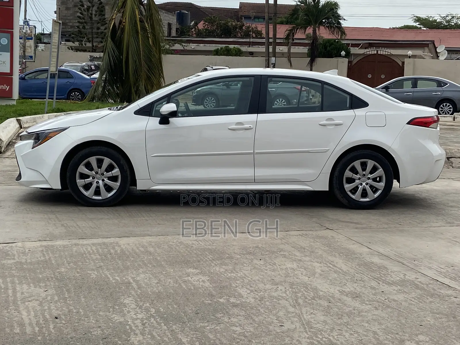 Toyota Corolla LE 2022 White