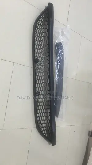 Ford Focus Front Bumper Lower Spoiler Centre Grill New