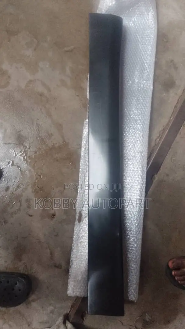 Hyundai Tucson Door Moulding
