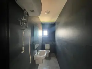 2bdrm Apartment in Abelemkpe for sale