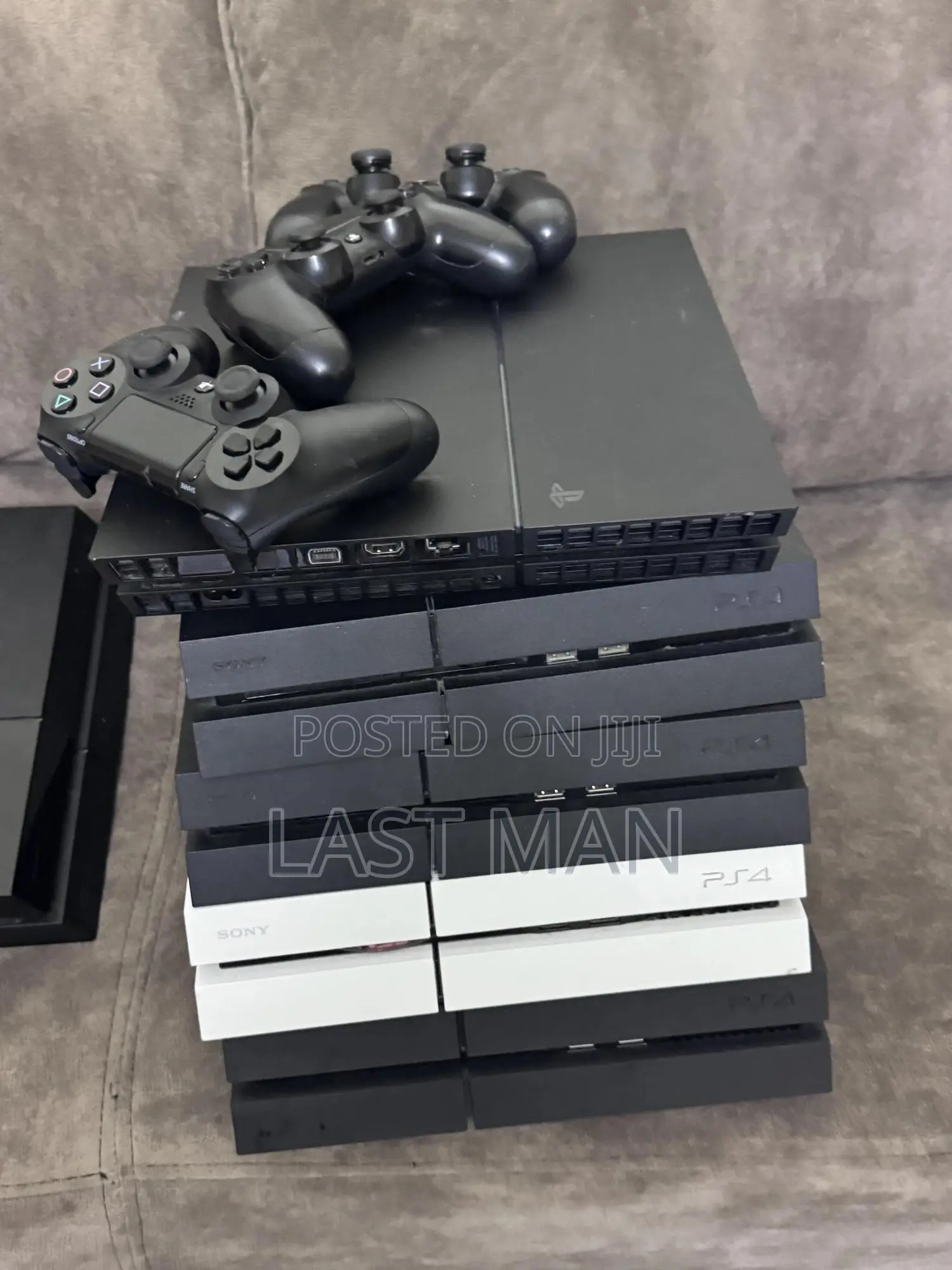 Playstation 4 Standard 500gig With One Pad 4 Games Fc26 Gta v Mk 11