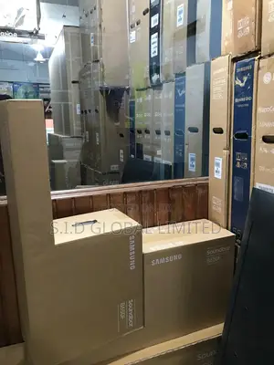 Brand New B-series Samsung Soundbar 370w 3.1ch With Q-symphony B650f