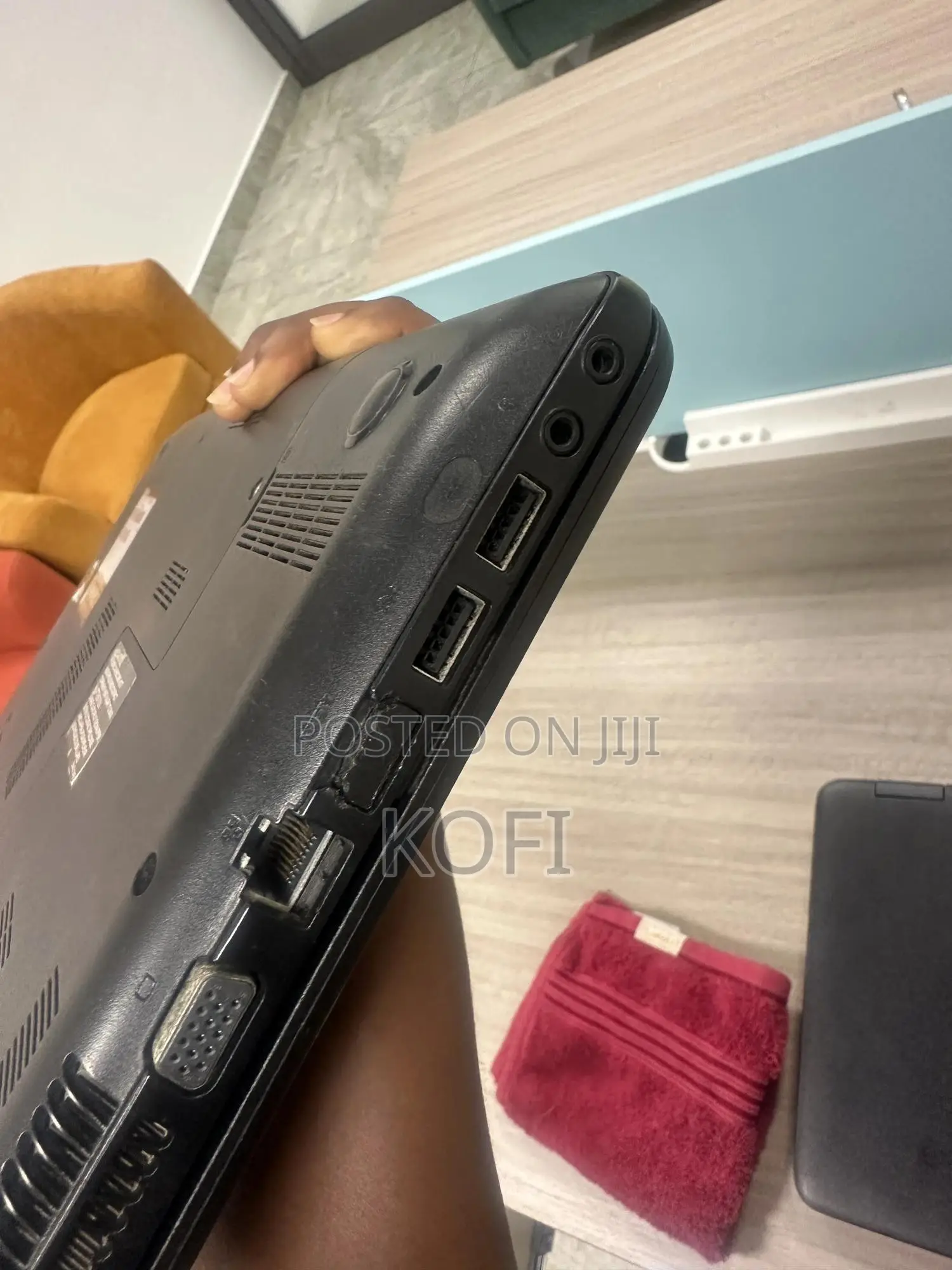 Laptop Toshiba Satellite C855 4GB AMD HDD 72GB
