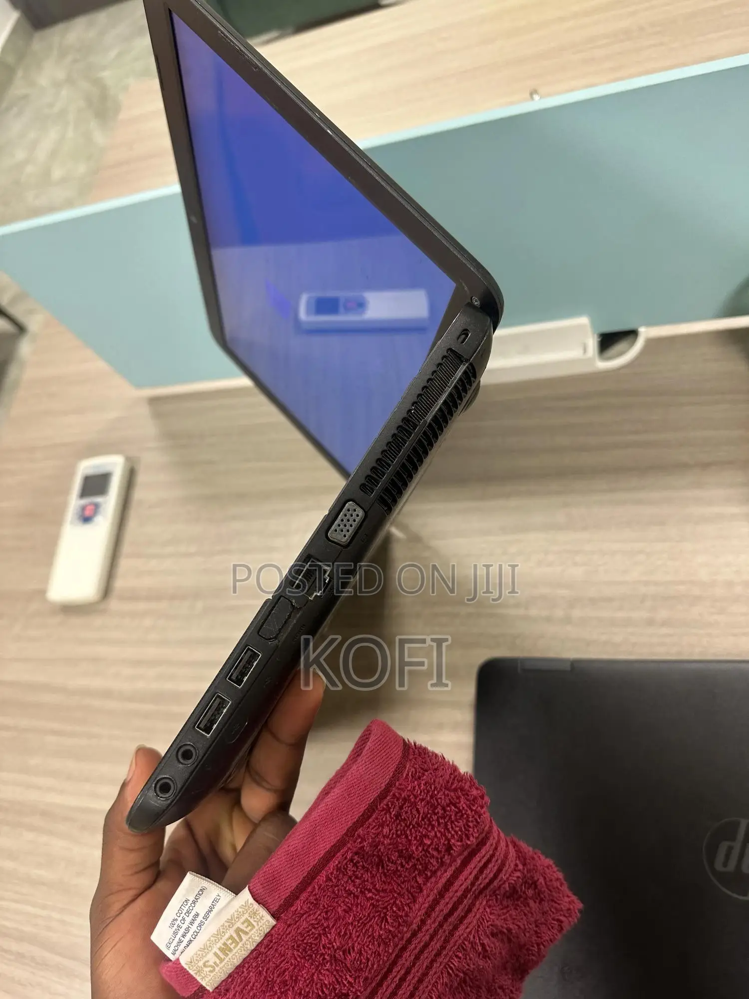 Laptop Toshiba Satellite C855 4GB AMD HDD 72GB