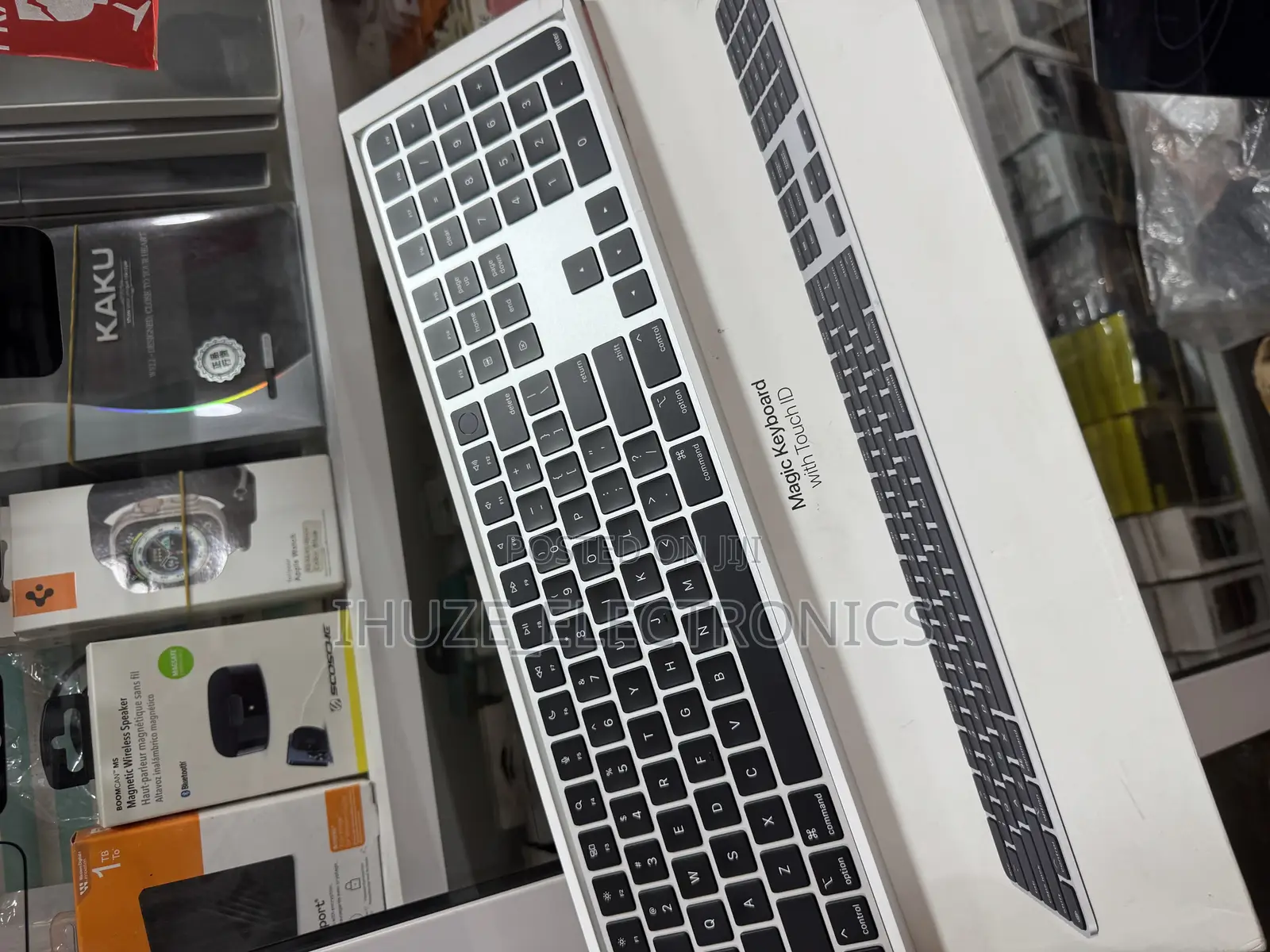 Magic Keyboard With Touch Id and Numeric Keypad (Usb-C)- Black Keys