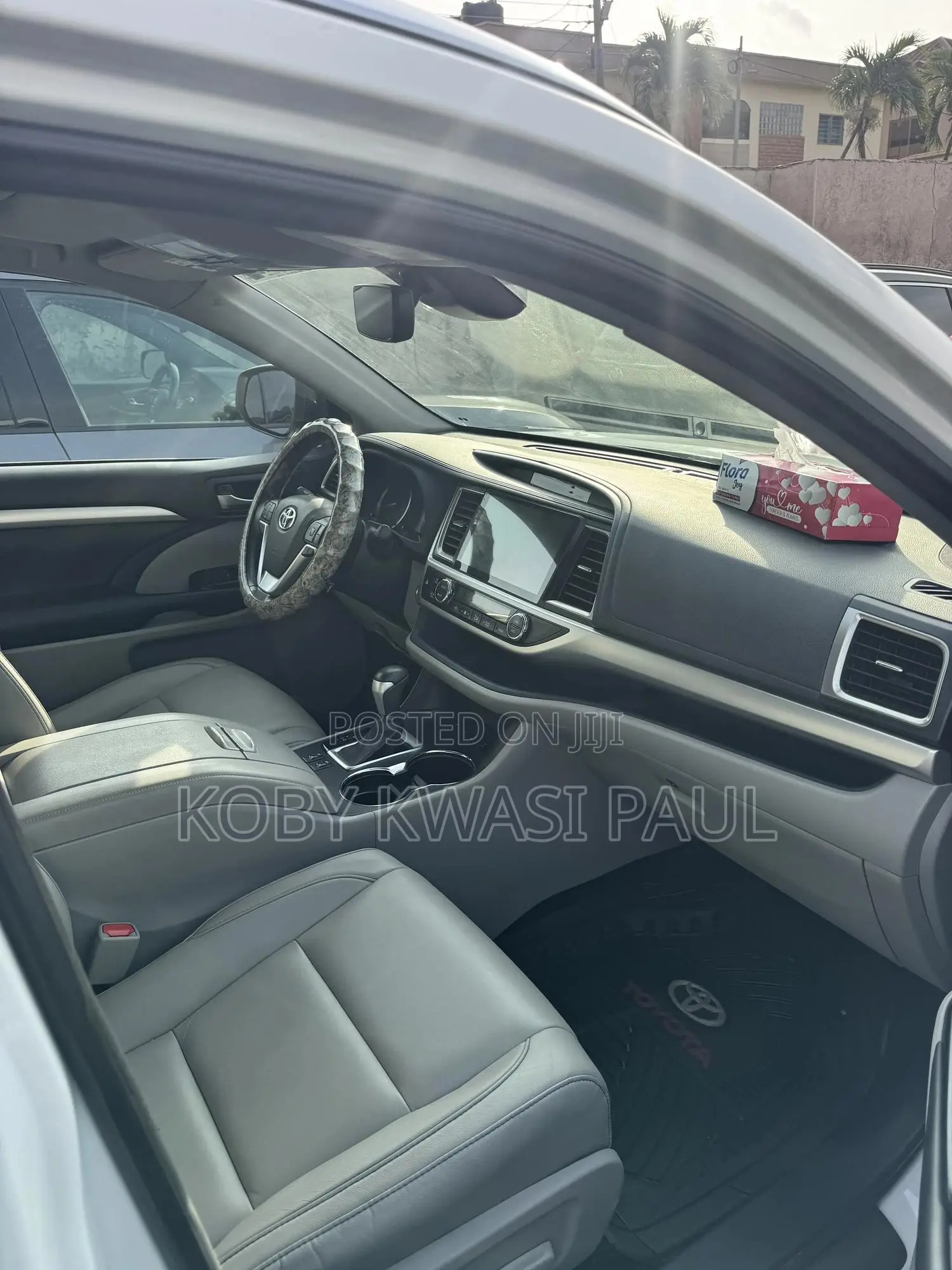 Toyota Highlander XLE 4x2 V6 (3.5L 6cyl 8A) 2018 White