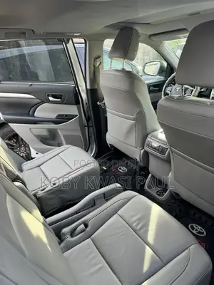 Toyota Highlander XLE 4x2 V6 (3.5L 6cyl 8A) 2018 White